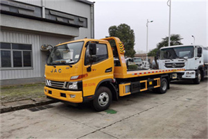 卢龙车辆公路救援